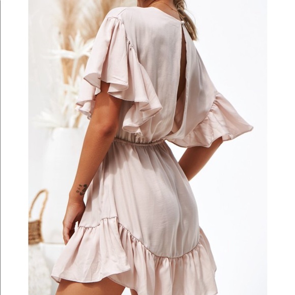 Dresses & Skirts - Blush mini dress
